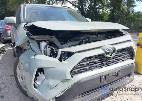 2020 Toyota Rav4 Xle z USA, uszkodzony, nr VIN 2T3W1RFV4LW065674